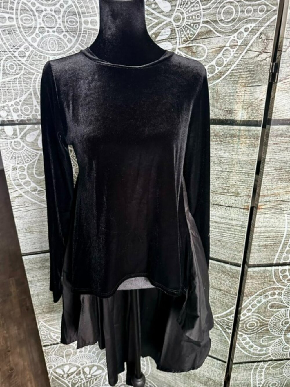 Women's VELOUR TOP